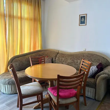 Kameliya Garden Апартаменти