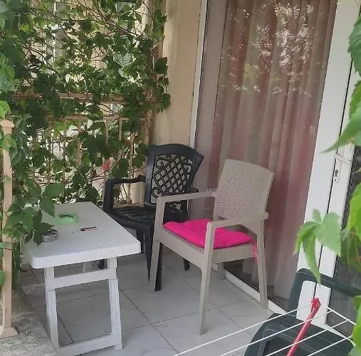 Kameliya Garden Διαμέρισμα *